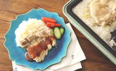 ホットプレートで！カオマンガイのレシピ「鶏がらスープだけでも美味しすぎ」