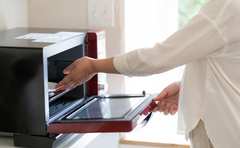 電子レンジで焼き魚が作れるカインズの魔法のお皿!?「ズボラの私にぴったり」