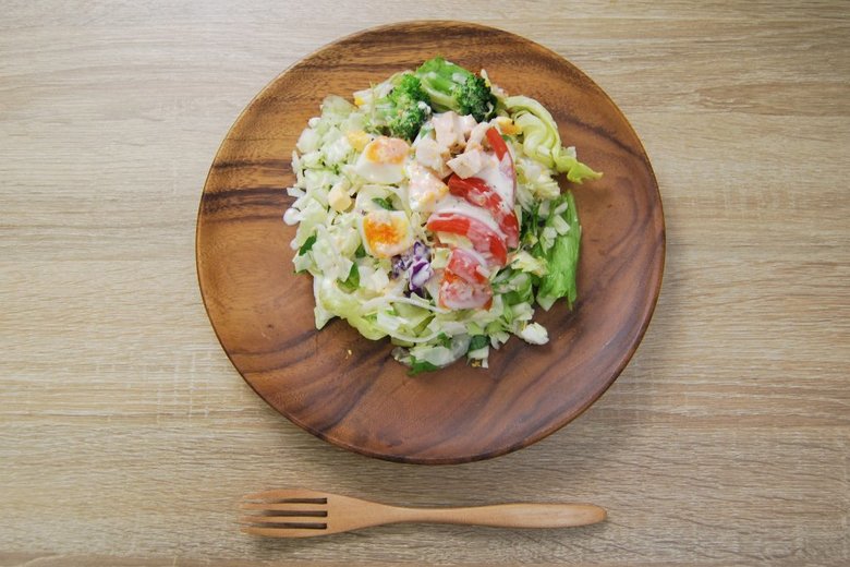 セブンイレブン「グリルチキンと玉子のチョップドサラダ」の実物画像