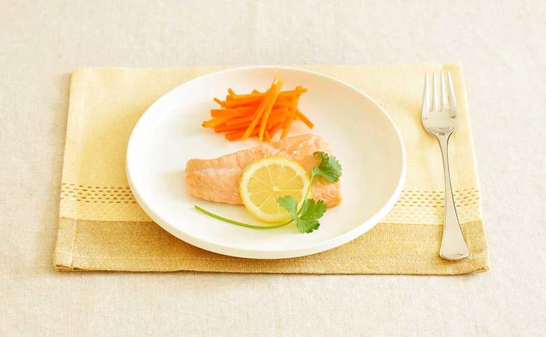 ▲サラダサーモンなど、専用の道具がないとなかなか作りにくい低温調理の料理が簡単に作れる