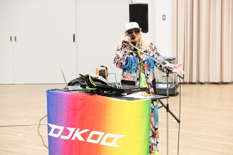 大阪芸術大学での講義するKOOさん