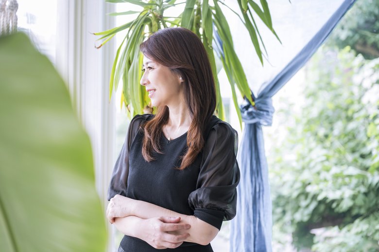 「おばさんトークを女子大生にも聞かれていて戸惑いました」と笑う堀井さん