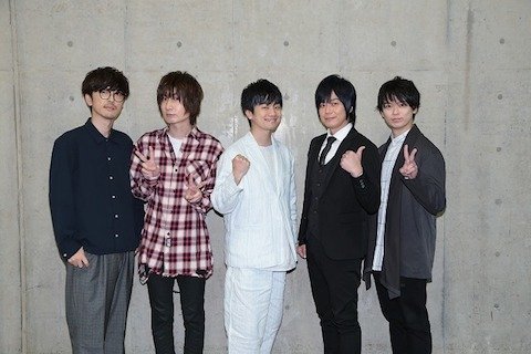 左から櫻井さん、前野さん、福山さん、遊佐さん、土岐さん