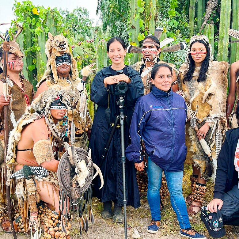メキシコにて現地の方々とスタッフと