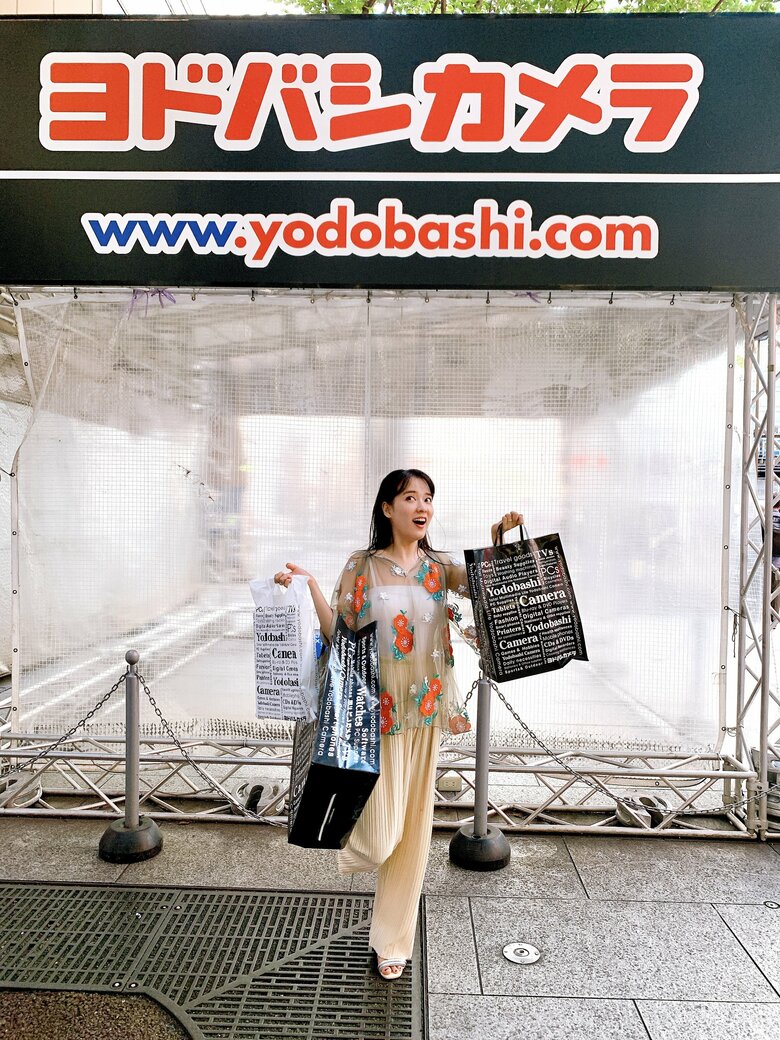 家電を買う奈津子さん