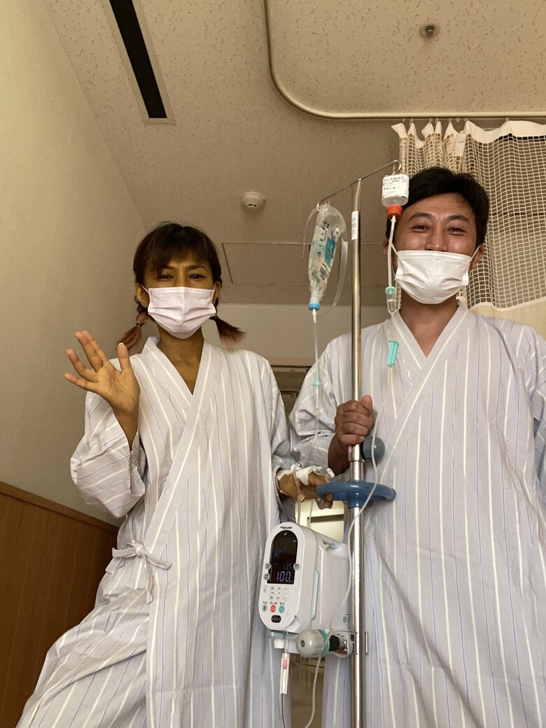 手術に向かう前のドナーの弟と