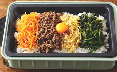 ホットプレートで！石焼きビビンバ風のレシピ「こんなに手軽だったの!?」