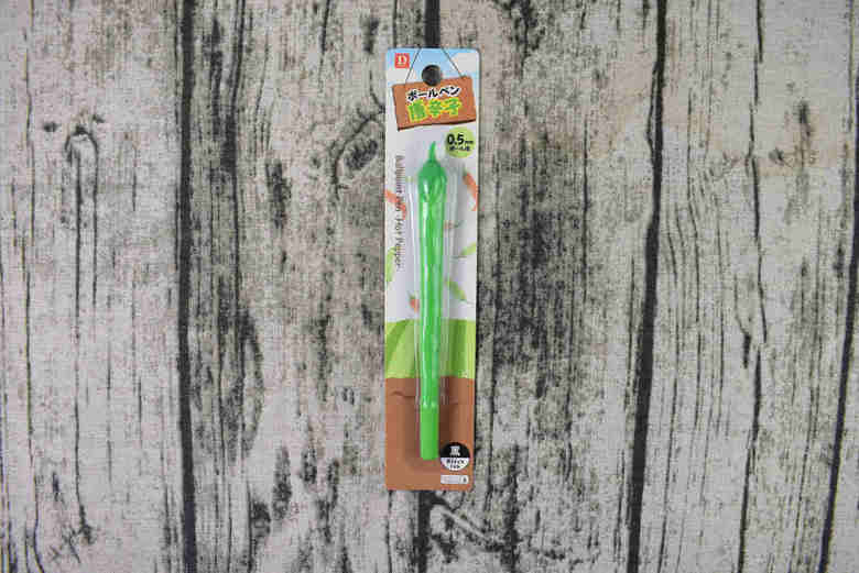 ダイソーの人気文房具「唐辛子ボールペン」の画像