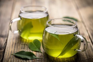 子どもにカフェインはいつからOK？緑茶やチョコレートにも…影響は