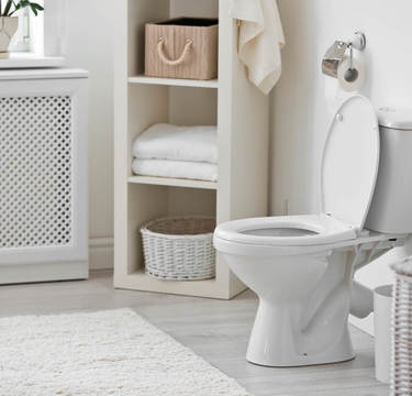 夫婦でもトイレの音は恥ずかしい？咳払いで誤魔化す夫に「気持ちは分かる」と意外な共感が