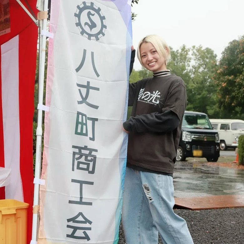 苦労もあるものの、島暮らしが合っていると語る松岡さん