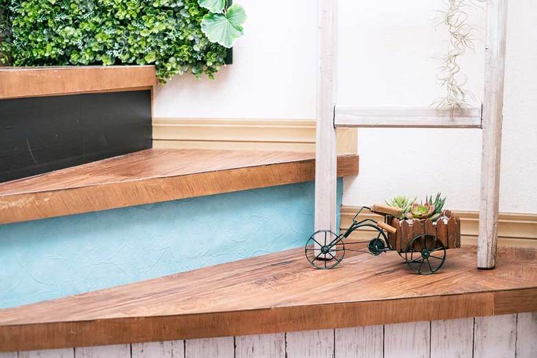 ▲現在取り扱いなし（自転車の置物）。