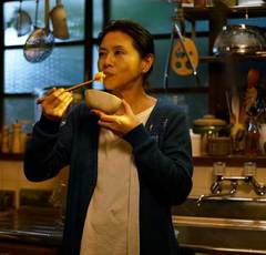 食欲の秋に…料理も男も味わいつくす！小泉今日子主演『食べる女』
