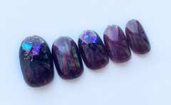 天然石の絶妙な奥行き感の秘密はボールペンにある⁉︎「ラブラドライトネイル」