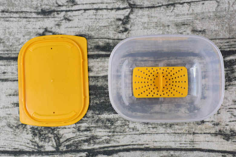 セリアのおすすめキッチン用品「本格温泉たまご器」の使用中画像