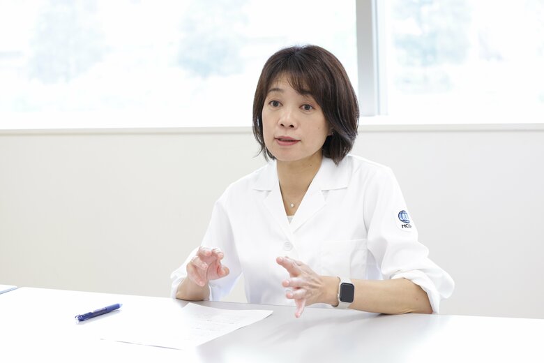 2017年からAMR臨床リファレンスセンターに勤務する藤友先生。抗菌薬の適正使用に関する啓発活動に従事