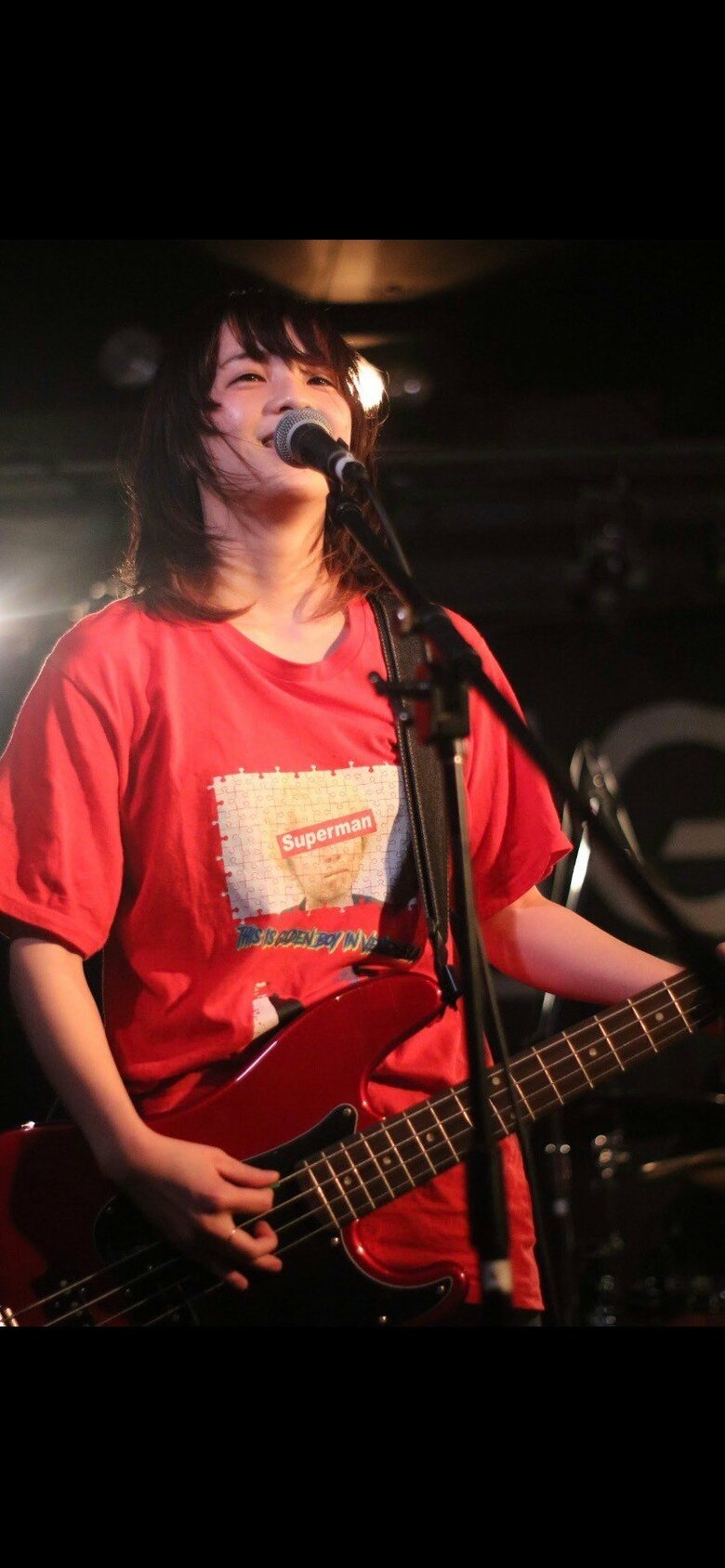 多趣味だというとんずさんのバンド活動中の1枚