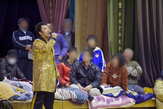 東日本大震災にてものまねを届けたコロッケさん