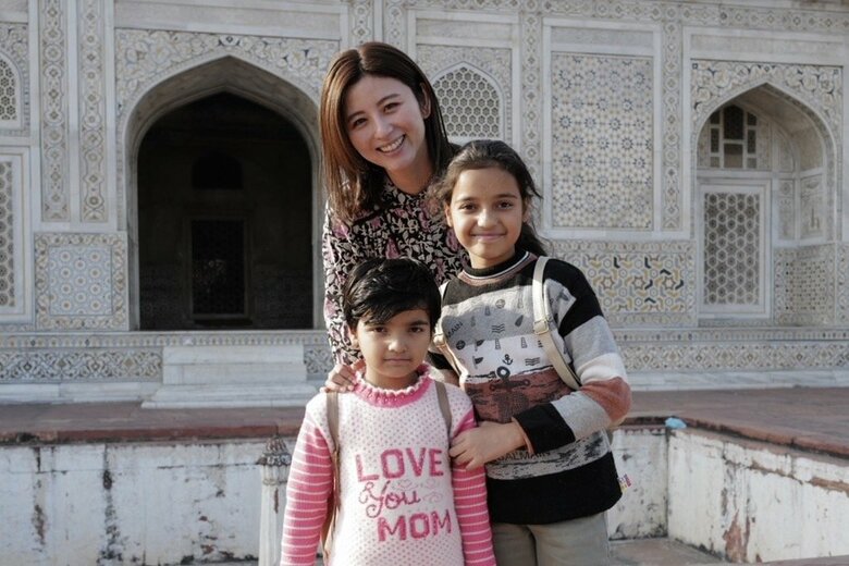 インドを訪れた際に現地の子どもたちと撮影した1枚