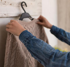 体型に自信がない人ほど「ゆったりニット」が返ってヤバい理由