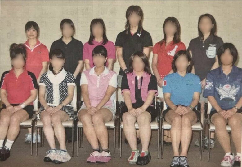 プロテスト合格時。その期の合格者全員で撮影。後列の左奥が安藤さん