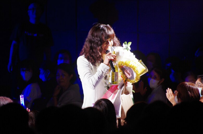 ファンの多くは女性だそう。リサイタルで笑顔の純さん（写真／御堂義乘）