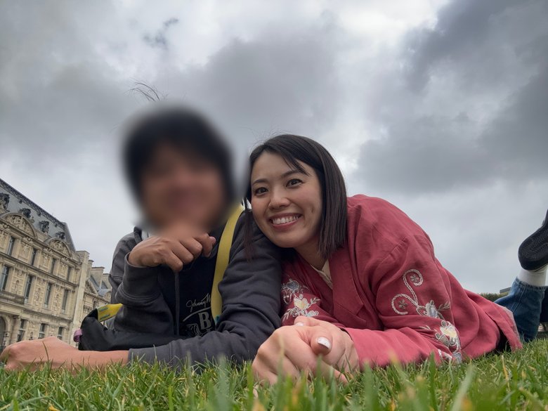 新婚旅行のパリで。とてもお似合いのふたり