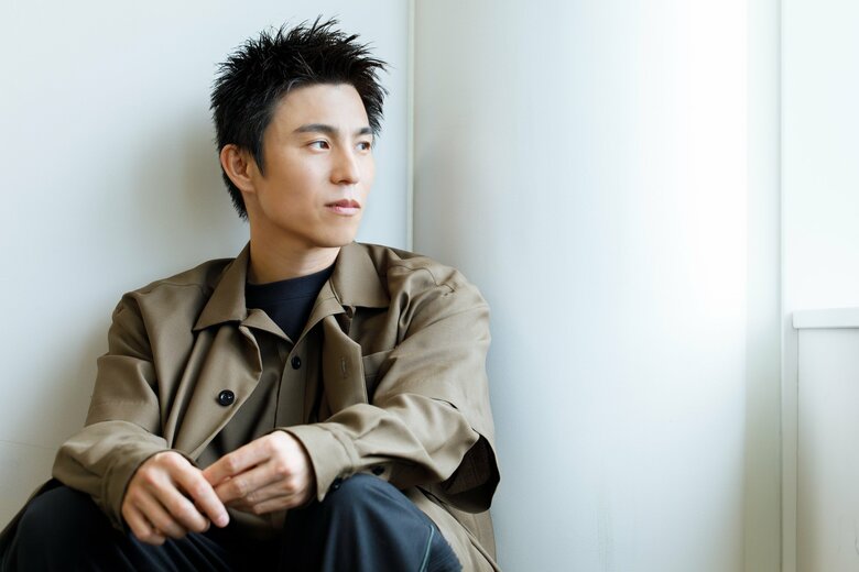 今回演じている東上役では厳しい表情を見せるシーンも多い