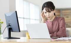 褒められてもツライ、結果が出ても自信なし…「インポスター症候群」