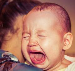 メンタルリープで赤ちゃんのグズる時期が判明!?【育児の新説】