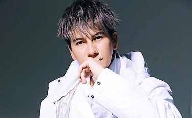 「株の含み損が大変なことに（笑）」サッカーで挫折、人気絶頂期に結核感染…波瀾万丈なJOYの今「夢は群馬への移住」