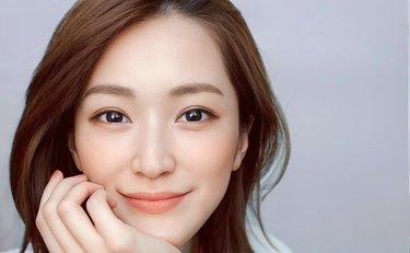 「病院でニキビ」と言われるも…指定難病の皮膚炎、さらに甲状腺がん。闘病を公表した歌手「売名行為」の非難に