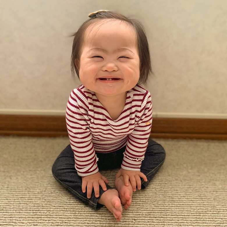 荒絵里さんのInstagramより（2021年2月3日撮影 愛子ちゃん1歳2ヶ月）