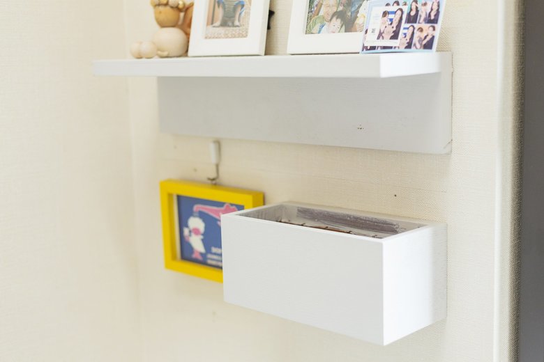 壁に付けられる家具・棚・幅４４ｃｍ・タモ材／ライトグレー　幅４４×奥行１２×高さ１０ｃｍ
壁に付けられる家具・箱・幅４４ｃｍ・タモ材／ライトグレー　幅４４×奥行１５．５×高さ１９ｃｍ　