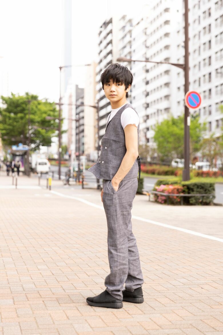 “都会にたたずむ”を表現