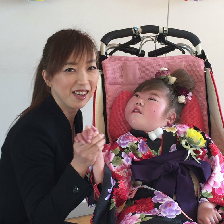 娘の蘭愛さん、小学部の卒業式