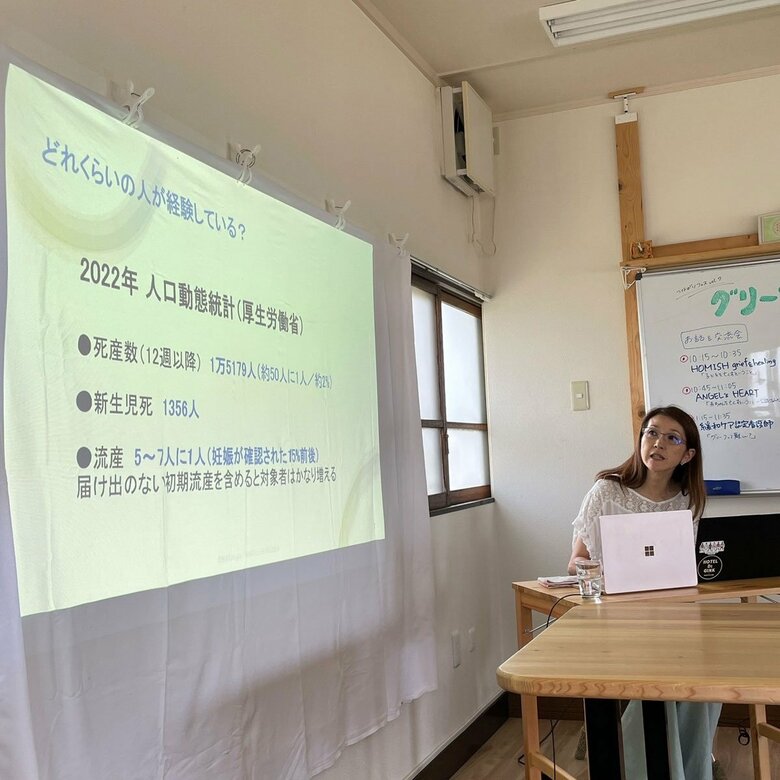 医療従事者を対象に、当事者の心の変化などを伝える研修会を行っている菅さん