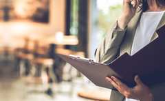 名前がわからず相手を呼べない事態が仕事に及ぼす予想外の悪影響