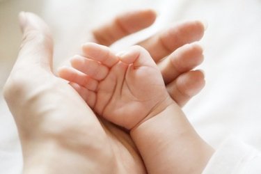 干渉しすぎの親は子をダメにする？子どものプライベート問題