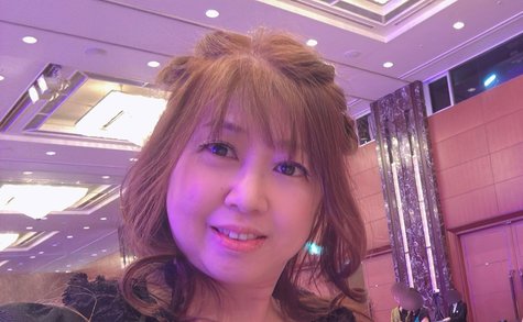 「また病気になりますよ」届かなかった言葉。笠井信輔、がんから6年で帯状疱疹。右目が開かない夫に、支えた妻が託す「願い」