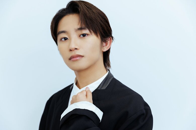 モノトーンで大人びたクールな雰囲気の加藤さん