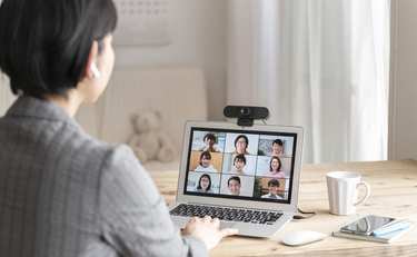 オンライン会議で失礼のない自己紹介をするには？「会議前の行動がポイント！」