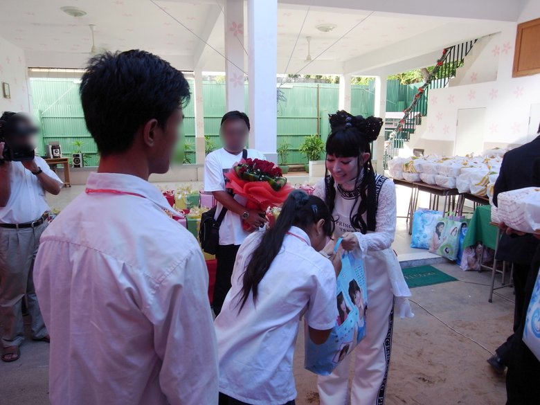 海外支援学校訪