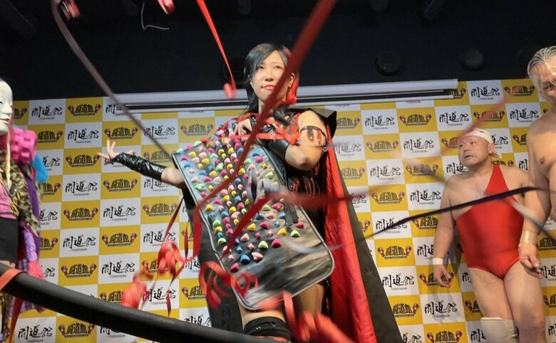 お笑いプロレス「SUGAMOプロレス」にも出演