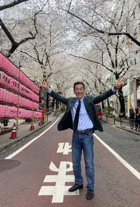 桜が満開のさくら坂での一枚