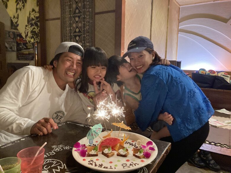 夏斗くん8歳のお誕生日を祝う島村さんファミリー