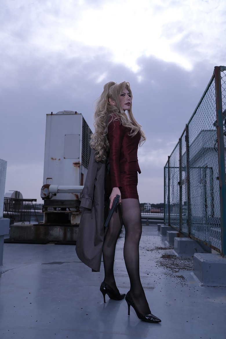 『BLACK LAGOON』に登場するキャラクターのコスプレ。撮影場所選びにもこだわる