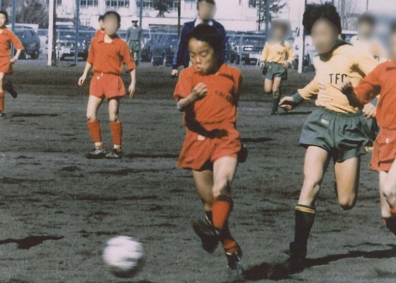 小学生時代からもう長髪！（北澤豪さん提供）