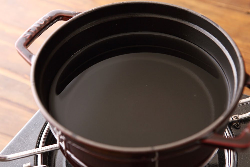 温泉卵を茹でる鍋