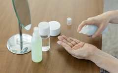 スッピンも綺麗すぎる！夏菜さんの艶肌の秘密「〇〇を使うのがポイント！」